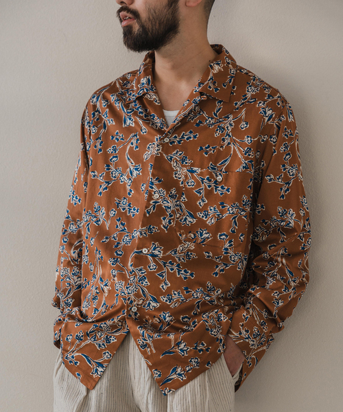 EDIFICE（エディフィス）の「フラワーパターン オープンカラーシャツ