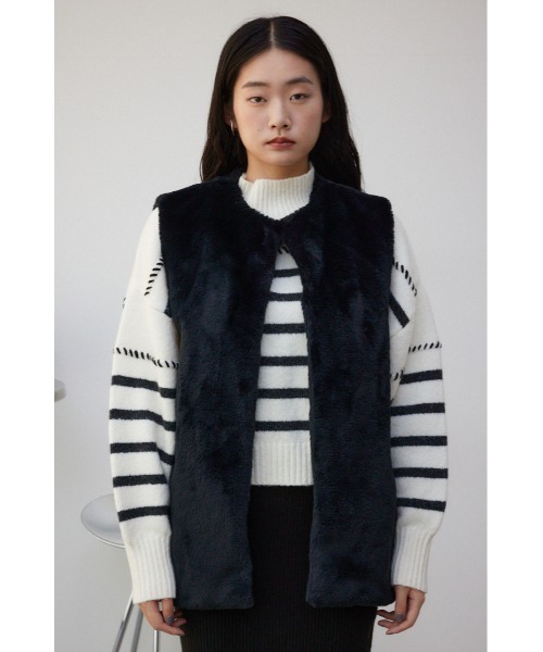 AZUL by moussy(アズールバイマウジー)の「フラッフィーフェイクファーベスト(ベスト・レディース・アイボリー/ブラック/ライトブラウン/ライトグレー・FREE)」の13枚目の写真