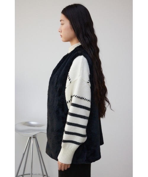AZUL by moussy(アズールバイマウジー)の「フラッフィーフェイクファーベスト(ベスト・レディース・アイボリー/ブラック/ライトブラウン/ライトグレー・FREE)」の14枚目の写真