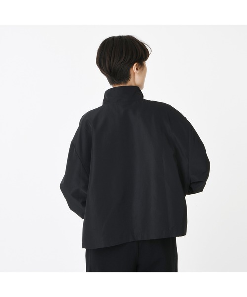 NEW BALANCE（ニューバランス）の「Sport Essentials ウーブンジャケット（ナイロンジャケット・レディース・ブラック/アイボリー/カーキ・SMALL/MEDIUM/LARGE/X-LARGE）」の9枚目の写真