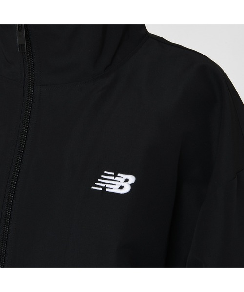 NEW BALANCE（ニューバランス）の「Sport Essentials ウーブンジャケット（ナイロンジャケット・レディース・ブラック/アイボリー/カーキ・SMALL/MEDIUM/LARGE/X-LARGE）」の17枚目の写真