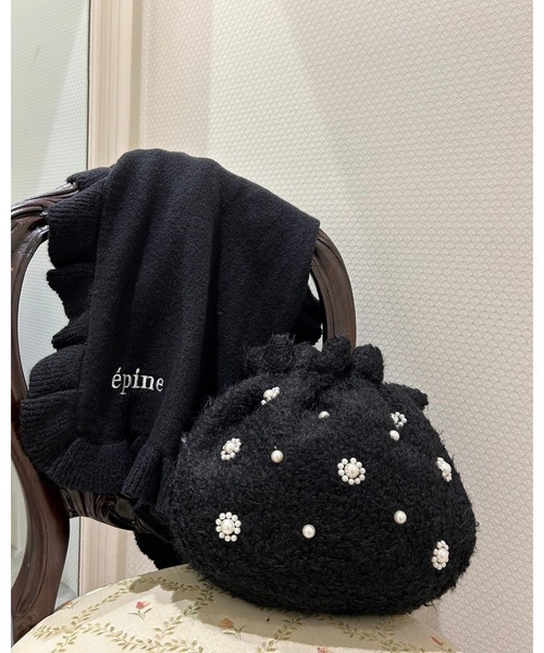 épine フラワーパール巾着バッグ epine（エピヌ）の「flower Pearl fur gather bag（ショルダーバッグ