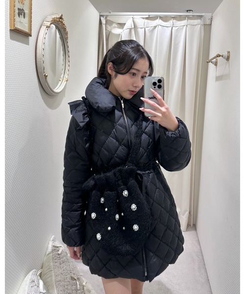epine(エピヌ)の「flower Pearl fur gather bag(ショルダーバッグ・レディース・アイボリー/ブラック・FREE)」の11枚目の写真