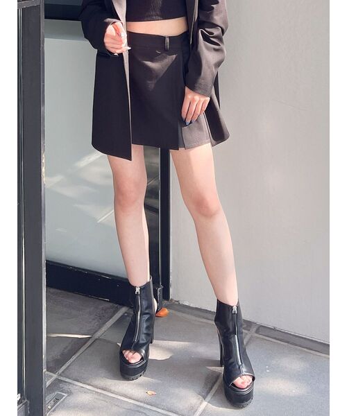 GYDA（ジェイダ）の「フェイクスリットスカートライクショートパンツ（スカート・レディース・ライトブルー/ブラック/ベージュ・FREE）」の2枚目の写真