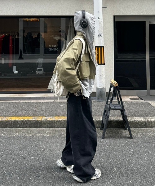 Chikashitsu +(チカシツプラス)の「【Chikashitsu +】pocket string backpack / 【チカシツプラス】ポケットストリングバッグパック(バックパック/リュック・メンズ・アイボリー/ブラック・ONE SIZE)」の20枚目の写真