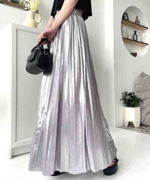 moment+(モーメントプラス)の「メタリックプリーツスカート(スカート・レディース・シルバー/ブラック/ゴールド・M)」の12枚目の写真