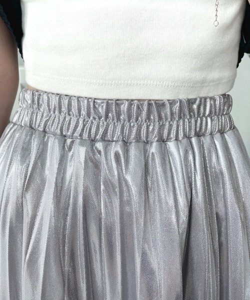 moment+(モーメントプラス)の「メタリックプリーツスカート(スカート・レディース・シルバー/ブラック/ゴールド・M)」の16枚目の写真