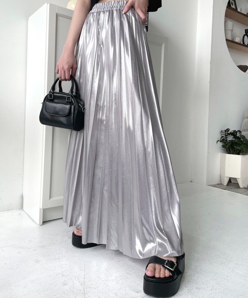 moment+(モーメントプラス)の「メタリックプリーツスカート(スカート・レディース・シルバー/ブラック/ゴールド・M)」の19枚目の写真