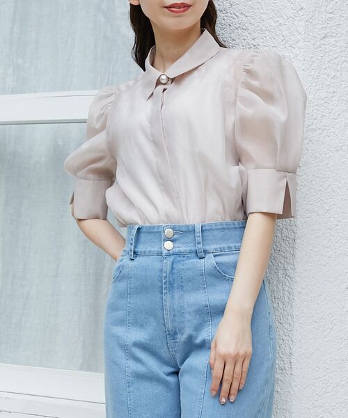 MAJESTIC LEGON（マジェスティックレゴン）の「シアーパフ袖シャツブラウス（シャツ/ブラウス・レディース・オフホワイト/ライトグレー/ピンクベージュ/ブラック・MEDIUM）」の4枚目の写真