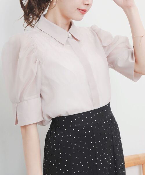 MAJESTIC LEGON（マジェスティックレゴン）の「シアーパフ袖シャツブラウス（シャツ/ブラウス・レディース・オフホワイト/ライトグレー/ピンクベージュ/ブラック・MEDIUM）」の19枚目の写真