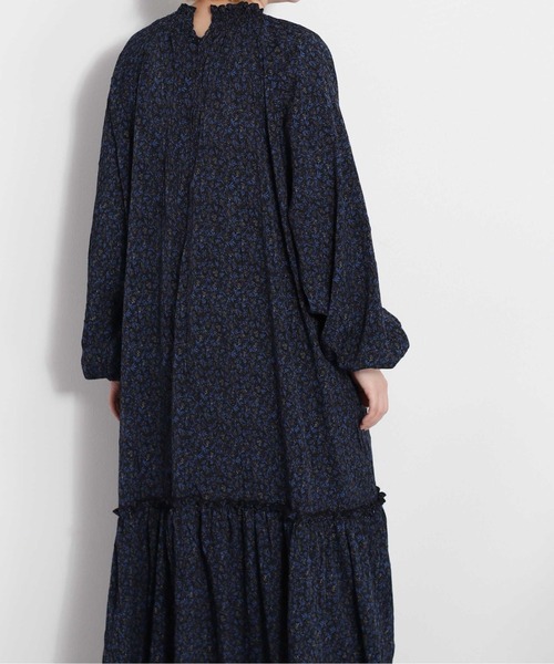 cepo（セポ）の「花柄シャーリングワンピース（ワンピース・レディース・ネイビー/オフホワイト・M）」の4枚目の写真