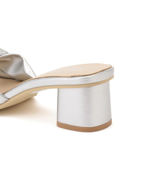 ROPE' PICNIC（ロペピクニック）の「ソフトツイストアッパーミュールサンダル（サンダル・レディース・ブラック/シルバー・24.0cm/23.0cm）」の10枚目の写真