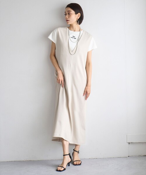 UNFILO(アンフィーロ)の「BEAUTY FORM ロゴ刺繍フレンチスリーブTシャツ(Tシャツ/カットソー・レディース・ホワイト系1/グレー系2/ホワイト系2/ダークブラウン系1/グレー系1/ベージュ系1/ブラック系1/ベージュ系2/ホワイト系3・LARGE/MEDIUM/SMALL)」の20枚目の写真