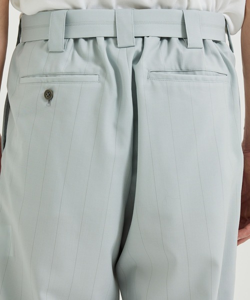 UJOH(ウジョー)の「【UJOH HOMME / ウジョーオム】1 Tuck Belt PNT/1タックベルトパンツ(スラックス・メンズ・ライトグレー/ネイビー・2/3)」の8枚目の写真