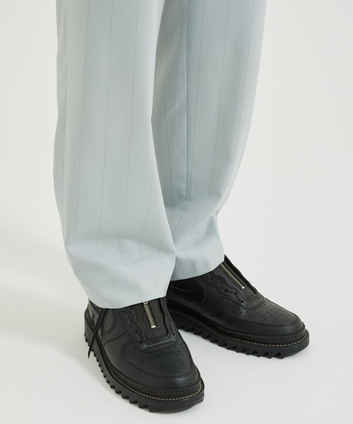UJOH(ウジョー)の「【UJOH HOMME / ウジョーオム】1 Tuck Belt PNT/1タックベルトパンツ(スラックス・メンズ・ライトグレー/ネイビー・2/3)」の10枚目の写真