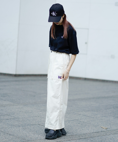 Calvin Klein（カルバン・クライン）の「【Calvin Klein / カルバン クライン】US SS RLXD ARCHIVE TEE（Tシャツ/カットソー・レディース・ホワイト/ブラック・SMALL/MEDIUM）」の21枚目の写真