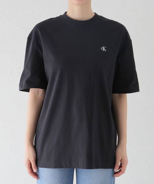 Calvin Klein（カルバン・クライン）の「【Calvin Klein / カルバン クライン】US SS RLXD ARCHIVE TEE（Tシャツ/カットソー・レディース・ホワイト/ブラック・SMALL/MEDIUM）」の15枚目の写真