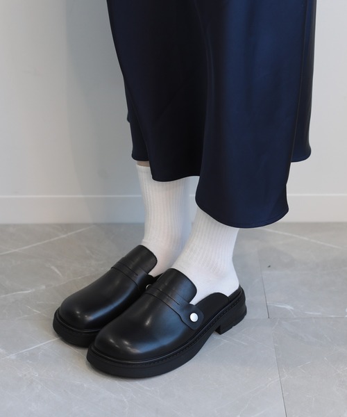 shoes365(シューズスリーシックスファイヴ)の「【shoes365】厚底スリッパ風レザーシューズ(ドレスシューズ・レディース・ブラック/オフホワイト・25.0cm/22.5cm/23.0cm/23.5cm/24.0cm/24.5cm)」の20枚目の写真