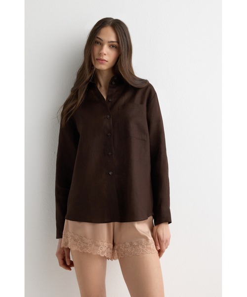 Intimissimi(インティミッシミ)の「リネンファブリック シャツ(シャツ/ブラウス・レディース・サンドベージュ/インディゴブルー/ブラック/ホワイト/スカイブルー/カーキ/ピンクベージュ/モカ・S/M/L)」の3枚目の写真