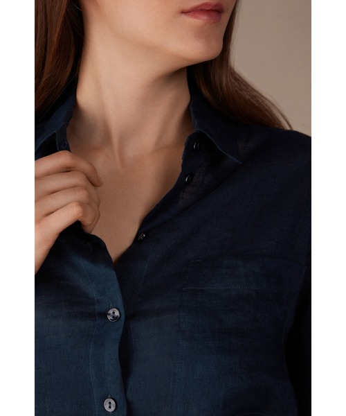 Intimissimi(インティミッシミ)の「リネンファブリック シャツ(シャツ/ブラウス・レディース・サンドベージュ/インディゴブルー/ブラック/ホワイト/スカイブルー/カーキ/ピンクベージュ/モカ・S/M/L)」の12枚目の写真