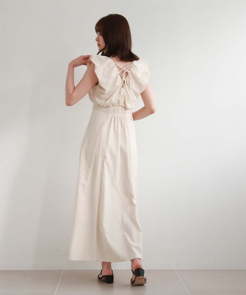 archives（アルシーヴ）の「バックレースアップバルーンノースリワンピース（ワンピース・レディース・アイボリー/ブラック/モカ・MEDIUM）」の6枚目の写真