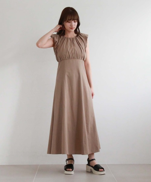 archives（アルシーヴ）の「バックレースアップバルーンノースリワンピース（ワンピース・レディース・アイボリー/ブラック/モカ・MEDIUM）」の16枚目の写真