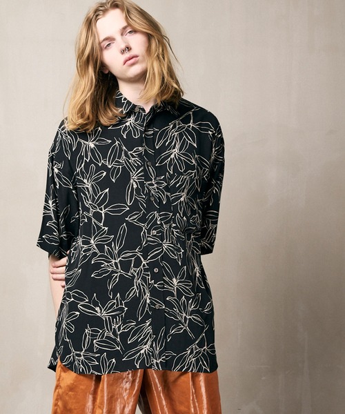 MAISON SPECIAL(メゾンスペシャル)の「《UNISEX》【LIMITED EDITION】Prime-Over Short Sleeve Shirt/プライムオーバーショートスリーブシャツ【MAISON SPECIAL/メゾンスペシャル】(シャツ/ブラウス・メンズ・ダークブラック/グレー/チャコールグレー/シルバー/アイボリー/ブラック/グレイッシュベージュ/ホワイト/ライトグレー/ベージュ/ラベンダー/マスタード/その他1/その他2・1/2)」の5枚目の写真