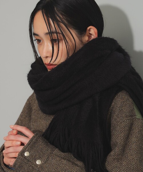 Ray BEAMS（レイビームス）の「無地 カラー ロング マフラー（マフラー・レディース・ブラック/ライトグレー/オフホワイト/ピンク/サックスブルー/ワイン・ONE SIZE）」の9枚目の写真