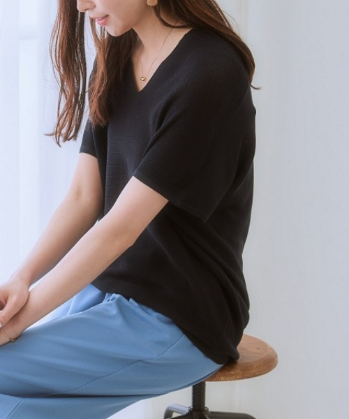 7days Life Styling（セブンデイズライフスタイリング）の「（接触冷感・毛玉になりにくい・ＵＶカット）綿混ドルマンＶネックニット（ニット/セーター・レディース・テラコッタ/シルバーグレー/グレイッシュベージュ/ブラック・S/M/L/LL）」の11枚目の写真