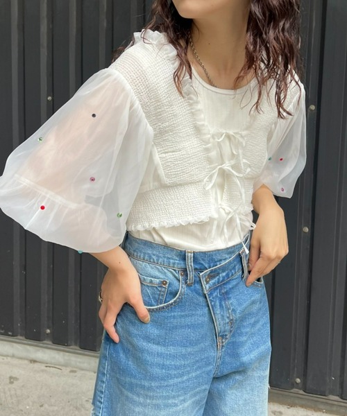 HELLO.SANFRANCISCO（ハローサンフランシスコ）の「【HELLO.SANFRANCISCO】キラキラ付シアービスチェ2WAYカーデ（カーディガン/ボレロ・レディース・ホワイト/ブラック・ONE SIZE）」の2枚目の写真