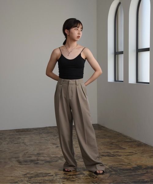 Amiur(エミレ)の「back open bra top / バックオープンブラトップ(キャミソール・レディース・ブラウン/ブラック/アイボリー・FREE)」の7枚目の写真