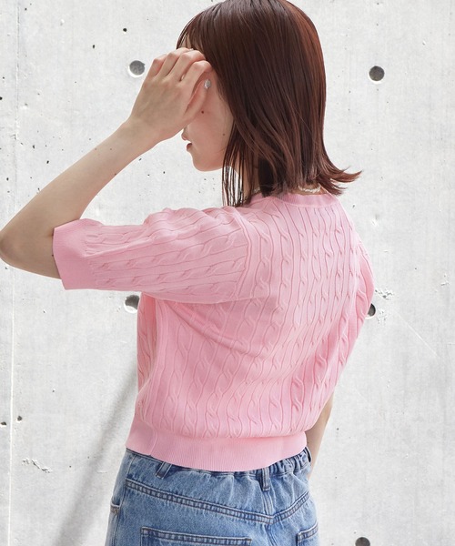 w closet（ダブルクローゼット）の「ケーブル刺しゅう半袖カーデ