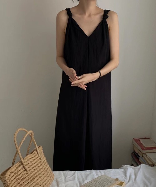 ECLIN（エクラン）の「肩紐結びデザインタックVネックキャミワンピース（ワンピース・レディース・アイボリー/ブラック・M/L/XL）」の18枚目の写真