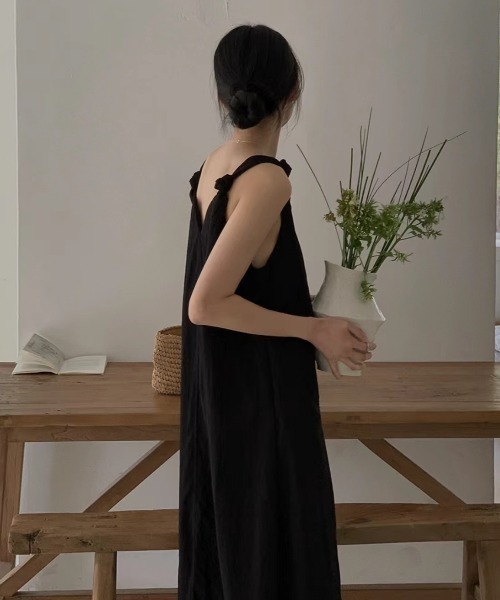 ECLIN（エクラン）の「肩紐結びデザインタックVネックキャミワンピース（ワンピース・レディース・アイボリー/ブラック・M/L/XL）」の16枚目の写真