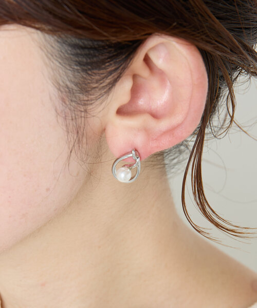 PAPILLONNER（パピヨネ）の「ノットパールピアス（ピアス（両耳用）・レディース・シルバー/ゴールド・FREE）」の14枚目の写真