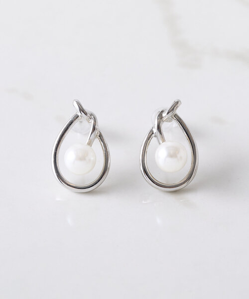 PAPILLONNER（パピヨネ）の「ノットパールピアス（ピアス（両耳用）・レディース・シルバー/ゴールド・FREE）」の16枚目の写真