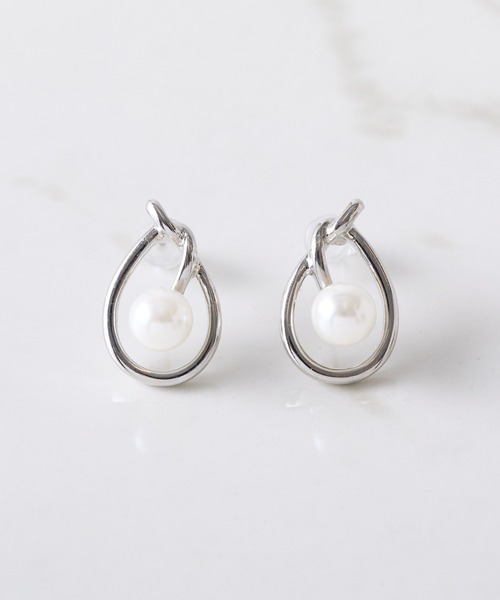 PAPILLONNER（パピヨネ）の「ノットパールピアス（ピアス（両耳用）・レディース・シルバー/ゴールド・FREE）」の9枚目の写真