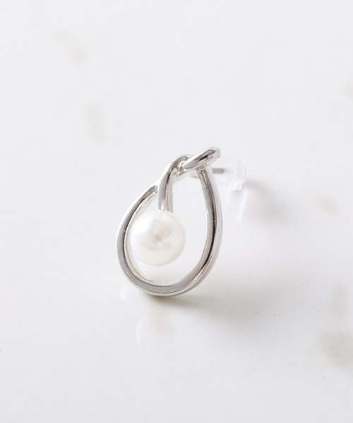PAPILLONNER（パピヨネ）の「ノットパールピアス（ピアス（両耳用）・レディース・シルバー/ゴールド・FREE）」の10枚目の写真