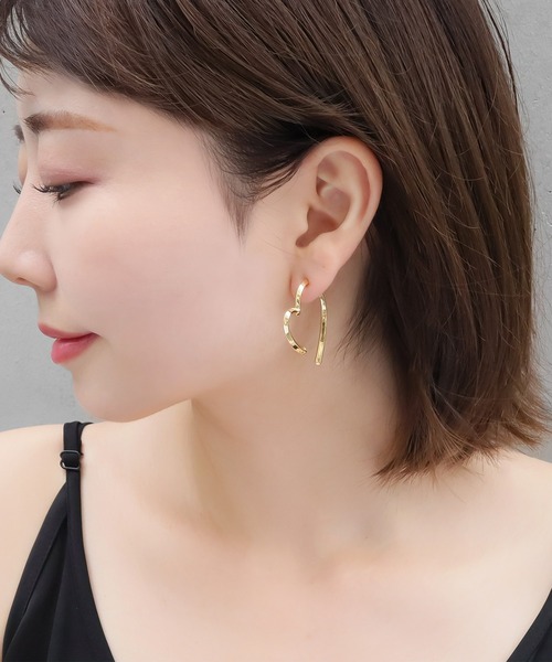 blackdia ocean(ブラックダイヤオーシャン)の「blackdia ocean ハートストロークピアス(ピアス(両耳用)・レディース・ゴールド/シルバー・FREE)」の6枚目の写真