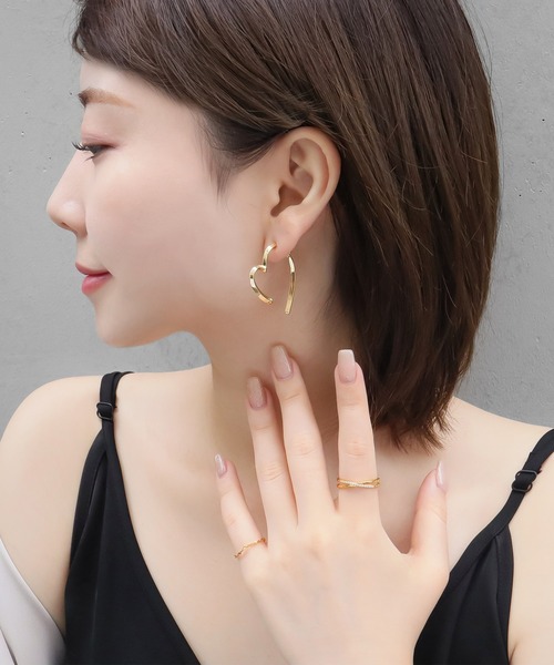 blackdia ocean(ブラックダイヤオーシャン)の「blackdia ocean ハートストロークピアス(ピアス(両耳用)・レディース・ゴールド/シルバー・FREE)」の7枚目の写真
