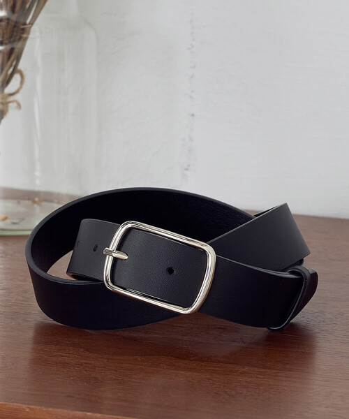 COMME CA ISM(コムサイズム)の「フェイクレザー スクエアバックルベルト(3.0cm巾)(ベルト・レディース・ブラック/ベージュ・FREE)」の2枚目の写真
