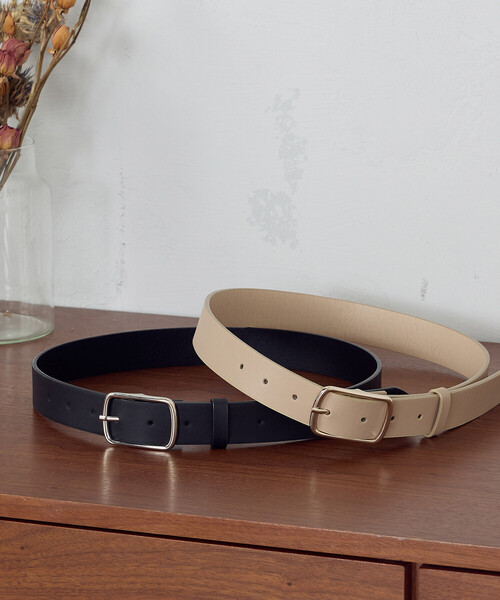 COMME CA ISM(コムサイズム)の「フェイクレザー スクエアバックルベルト(3.0cm巾)(ベルト・レディース・ブラック/ベージュ・FREE)」の5枚目の写真