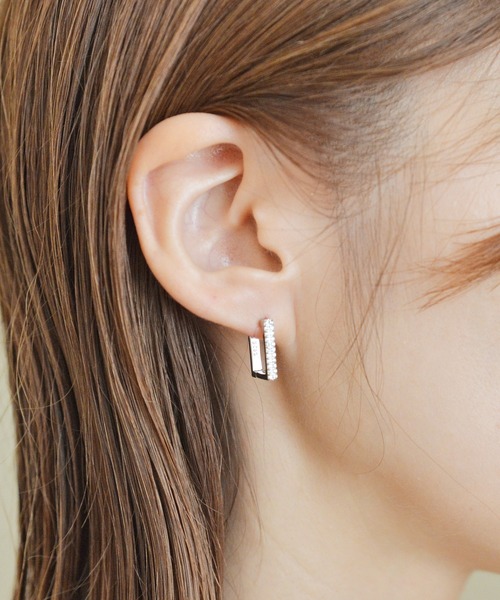 styiro(スタイロ)の「ニッケルフリー ラインストーンメタルフープピアス(ピアス(両耳用)・レディース・シルバー/シルバー系2/ゴールド系2/ゴールド・FREE)」の1枚目の写真