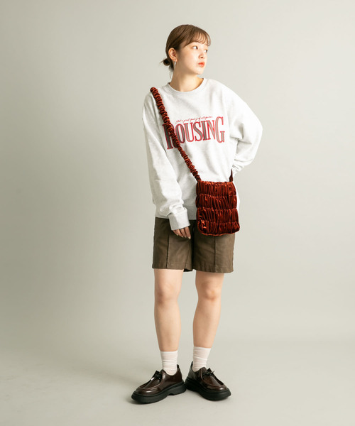 KBF（ケイビーエフ）の「カレッジロゴスウェット（スウェット・レディース・グレー/レッド/ブラウン・ONE）」の15枚目の写真