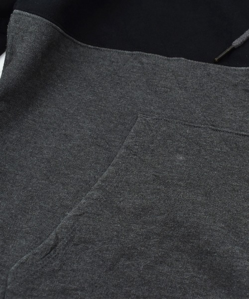 Champion(チャンピオン)の「【ヴィンテージ古着】Champion 目つき ロゴ刺繍 切り返し スウェットパーカー(パーカー・メンズ・ブラック・MEDIUM)」の5枚目の写真