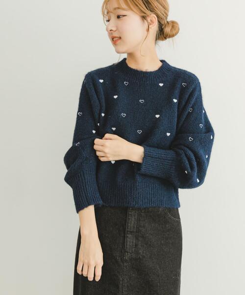 ITEMS URBANRESEARCH（アイテムズ アーバンリサーチ）の「ハートモチーフニットプルオーバー（ニット/セーター・レディース・ベージュ/ネイビー/グレー・FREE）」の4枚目の写真