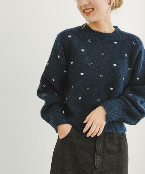 ITEMS URBANRESEARCH（アイテムズ アーバンリサーチ）の「ハートモチーフニットプルオーバー（ニット/セーター・レディース・ベージュ/ネイビー/グレー・FREE）」の5枚目の写真