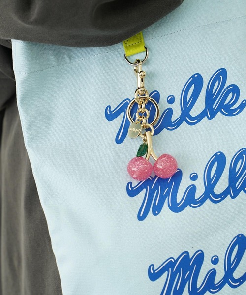 MILKFED.(ミルクフェド)の「GLITTER CHERRY KEYCHAIN(キーホルダー・レディース・レッド/ピンク・ONE SIZE)」の22枚目の写真