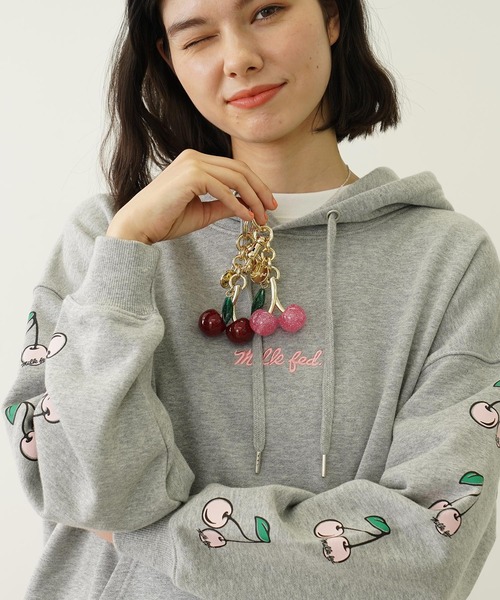 GLITTER CHERRY KEYCHAIN（キーホルダー）｜MILKFED.（ミルクフェド
