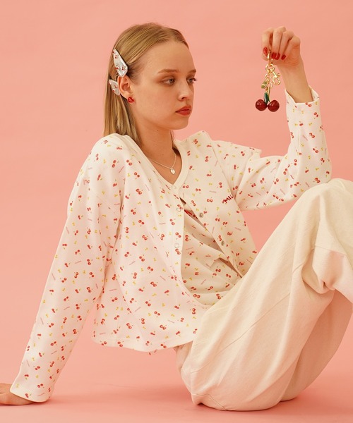 MILKFED.(ミルクフェド)の「GLITTER CHERRY KEYCHAIN(キーホルダー・レディース・レッド/ピンク・ONE SIZE)」の5枚目の写真